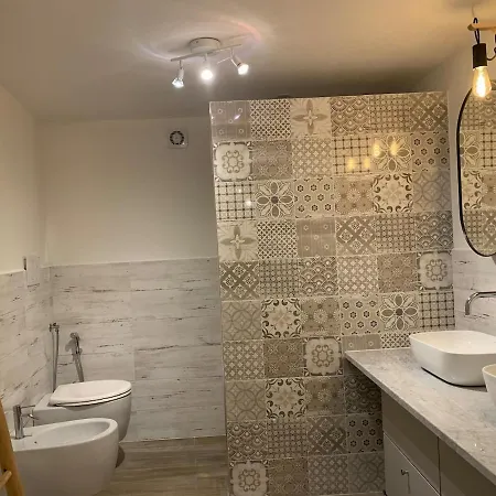 Al Campanaro, Romantic Retreat In The Village *